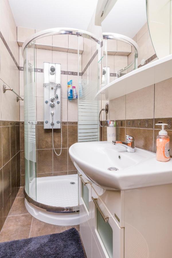 1Bd Apartment - 5 Mins To The City Centre By Flat Mаnager Plovdiv Exteriör bild